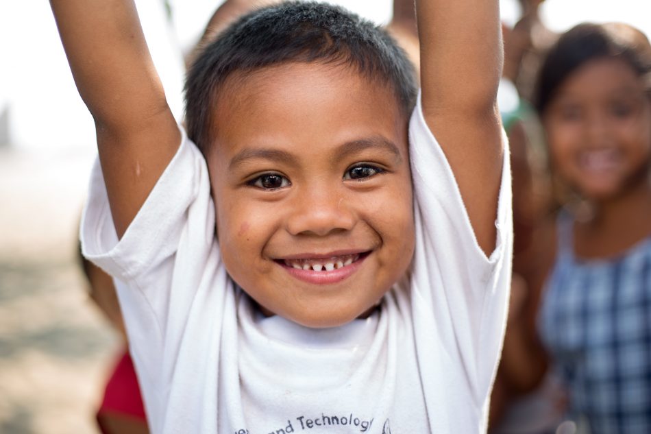 philippines-Smiling-Kid-Philippines-1-950x633